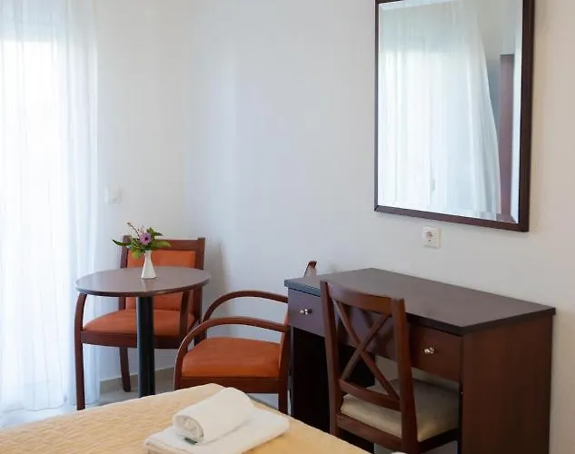 Melis Studios Aparthotel
