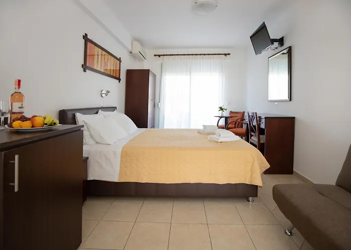 Melis Studios Aparthotel 3*