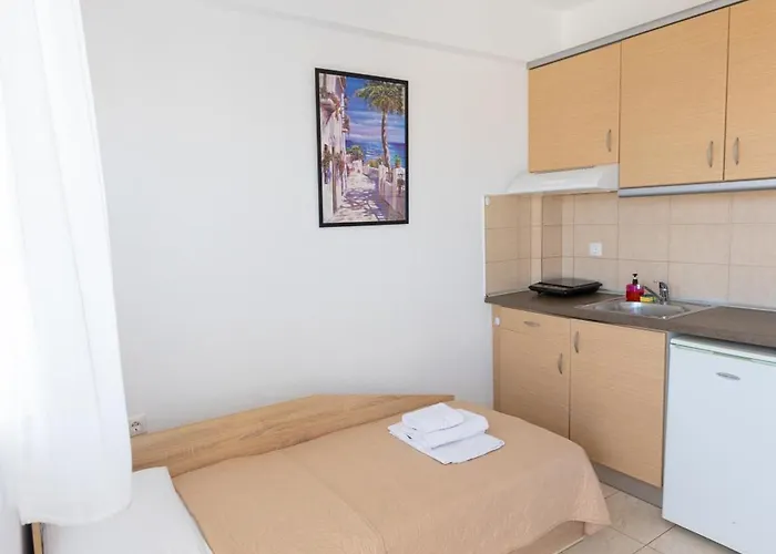Melis Studios 3*