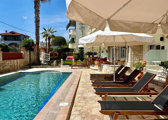 Melis Studios Aparthotel 3*