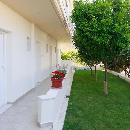 Melis Studios Aparthotel 4*